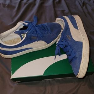 Suede Pumas